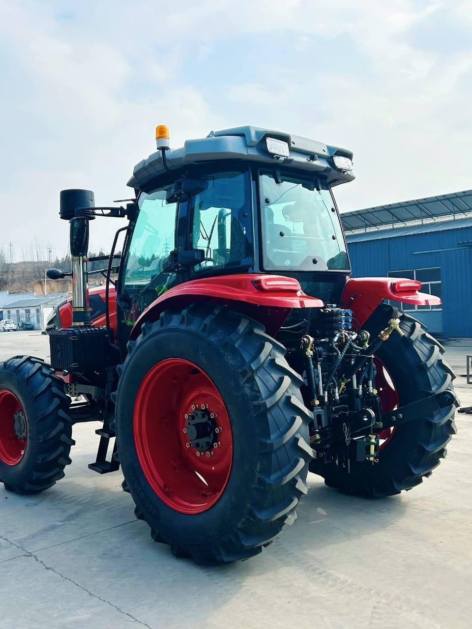 Tracteur ECARE 140 HP