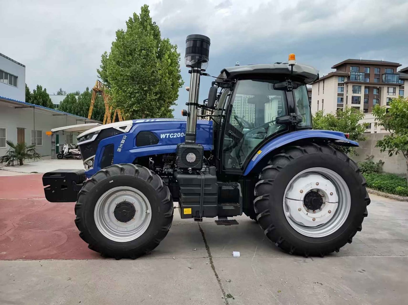 Tracteur ECARE 180 HP