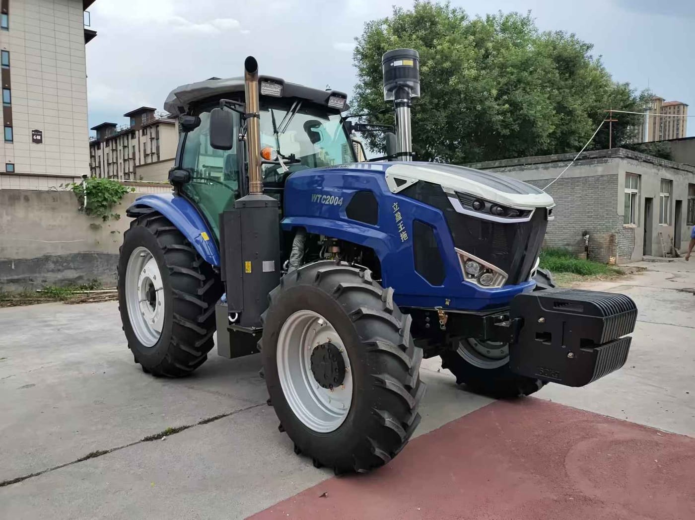 Tracteur ECARE 200 HP